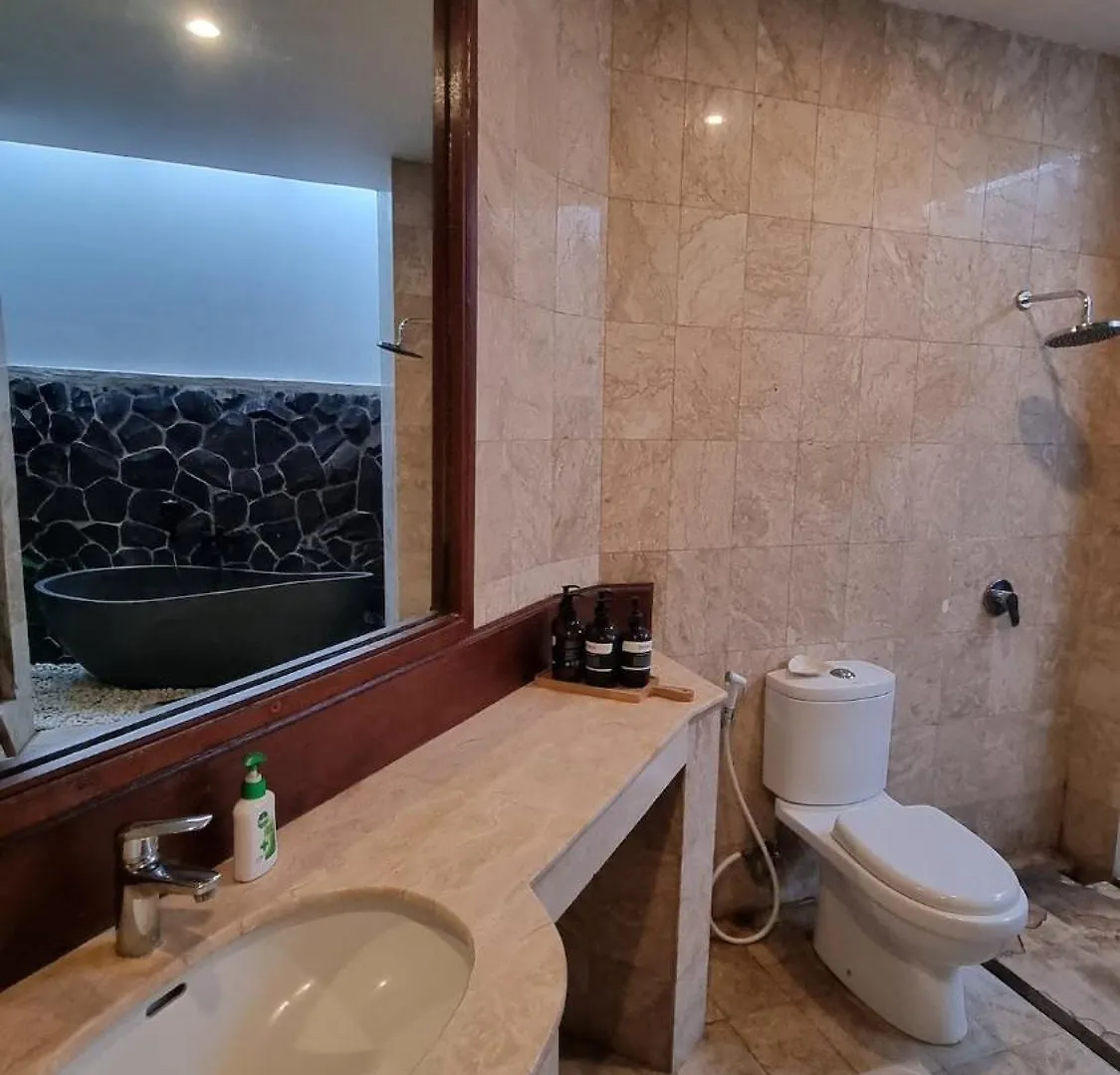 2 Minutes Walk To The Beach 3Br Beach Villa Canggu